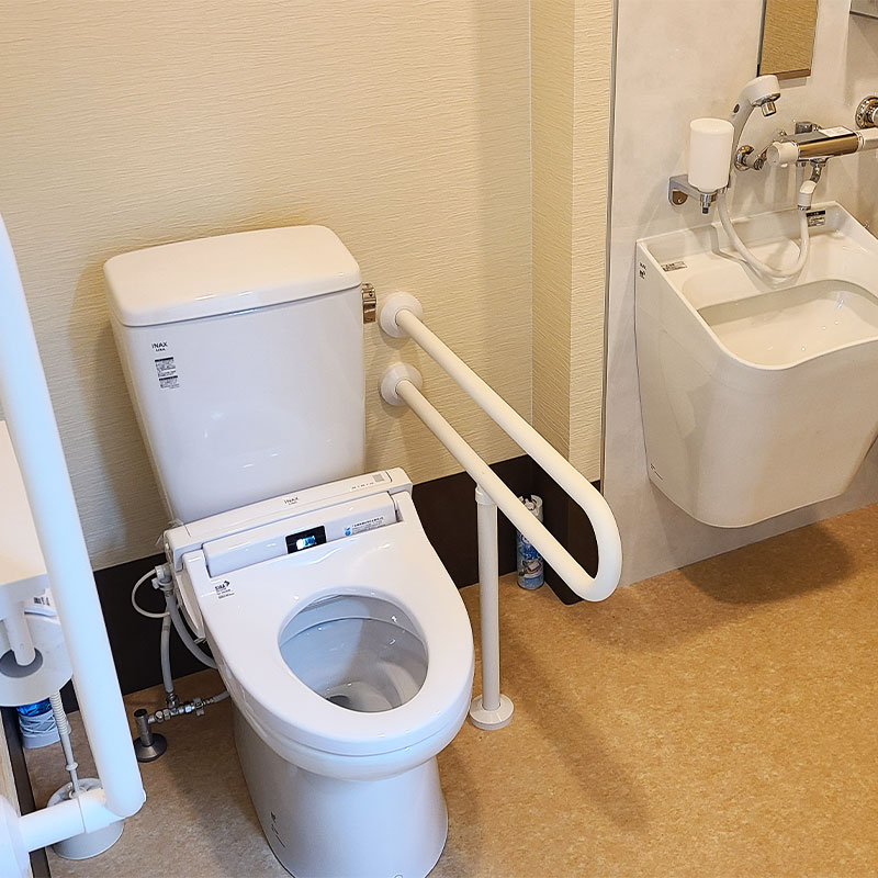 住宅型有料老人ホームHIBISU茨木 多目的トイレ